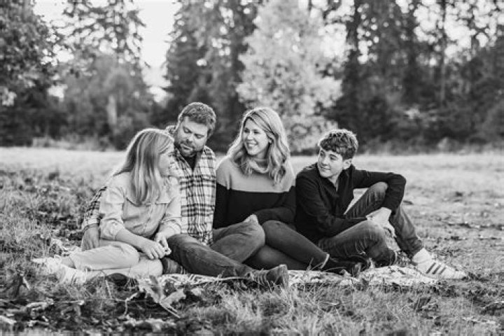 Candid.Teens: Exploring Genuine Moments in Teenage Life