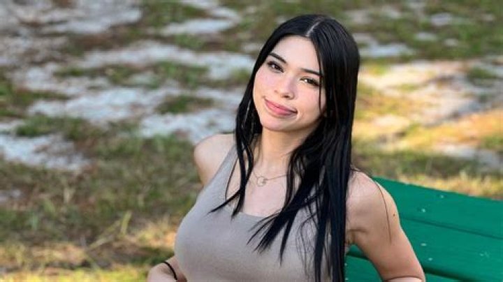 Discovering Aishah Sofey: Unpacking the Buzz Around Aishah Sofey Nake and Her Digital World