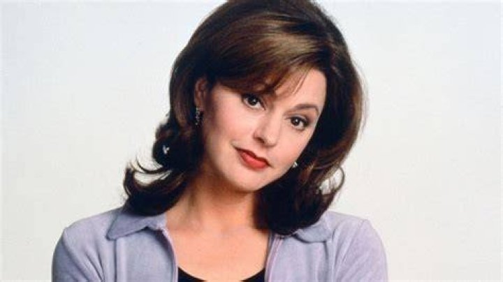 Frasier actress Jane Leeves unrecognisable decades after joining hit 90s comedy as Daphne