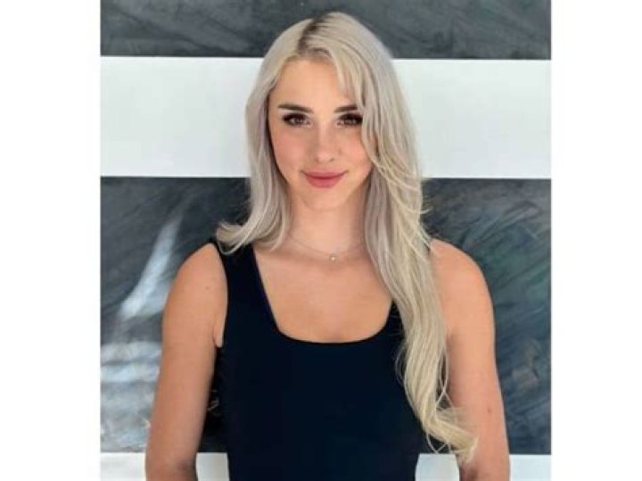 Joanna Czech (Instagram Star) - Age, Birthday, Bio, Facts, Family, Net Worth, Height & More