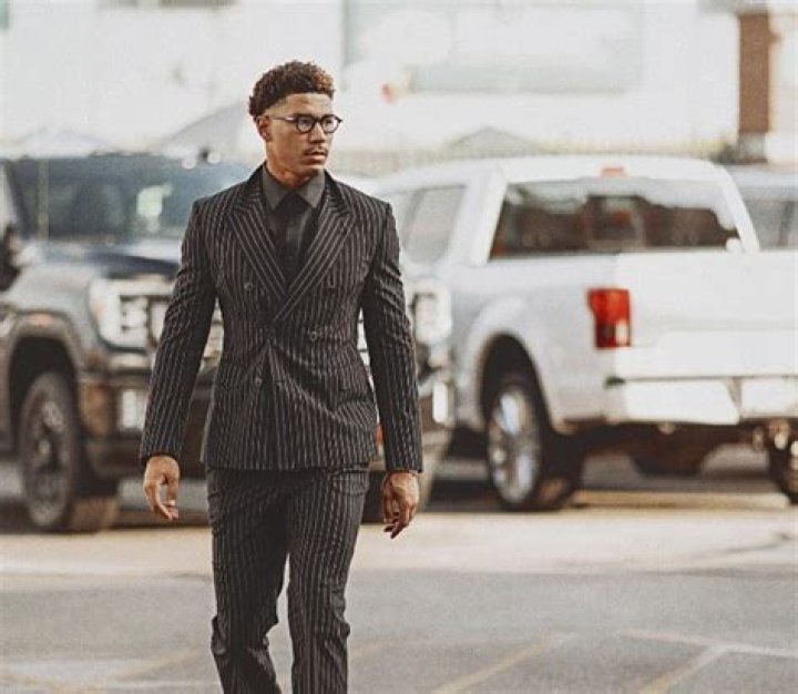 Uncover The Fitness And Lifestyle Secrets Of Allen Lazard's Girlfriend, Kourtney Leigh