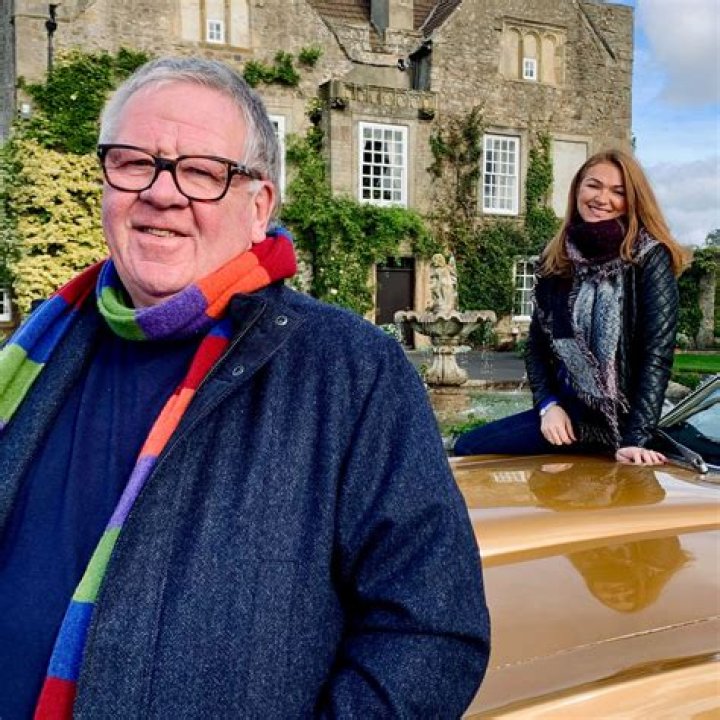 Who narrates Antiques Road Trip? All you need to know about the well-known auctioneer